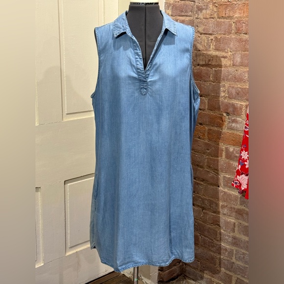 Collar, Sleeveless V-Neck ‘Denim-Look’ Dress with Pockets - Picture 3 of 9